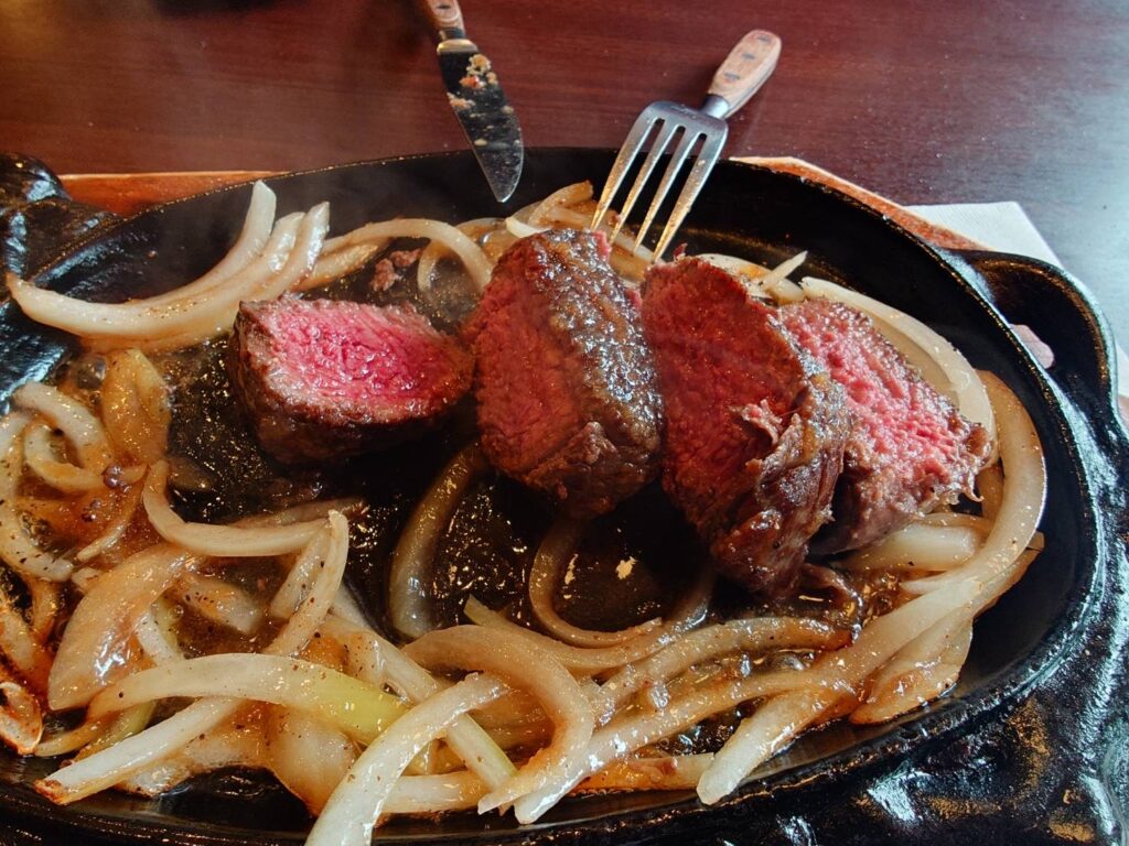 ステーキの試作中です！